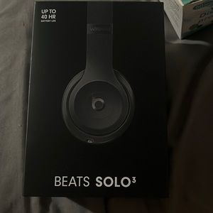 all black beats solo 3